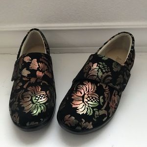 Alegria clogs with Velcro strap